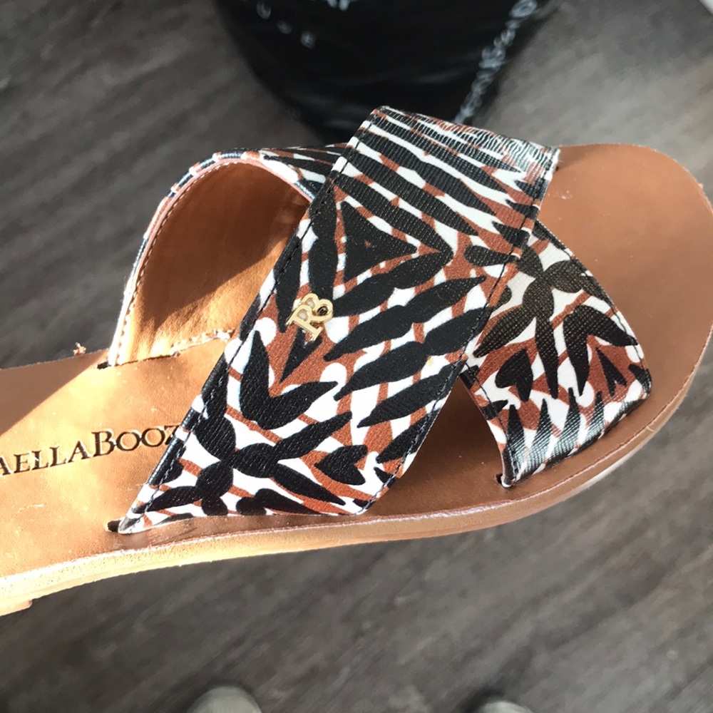 Sandals - Picture 2 of 4
